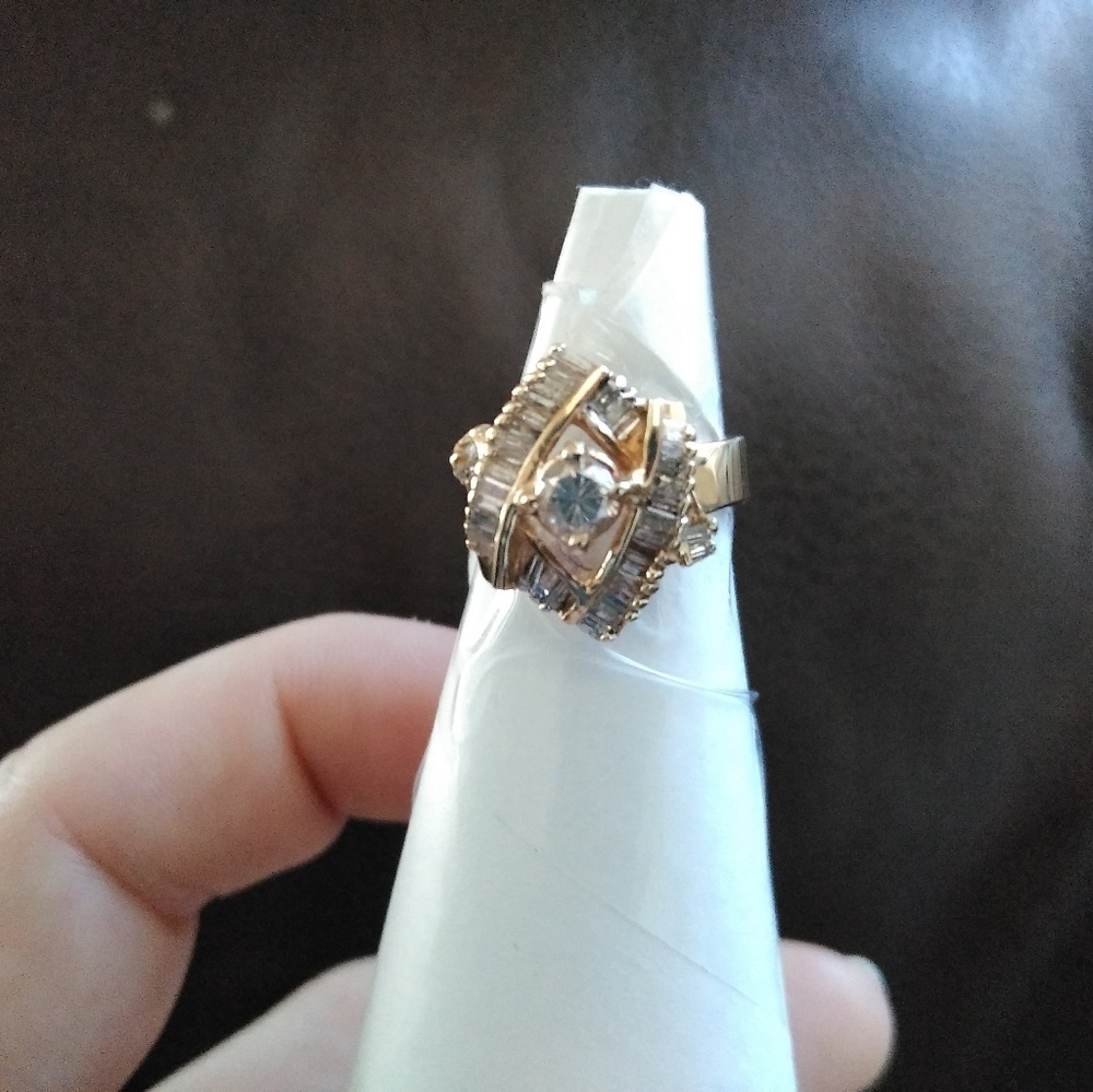 Diamond Ring - Picture 3 of 8